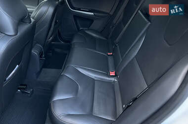 Внедорожник / Кроссовер Volvo XC60 2017 в 
