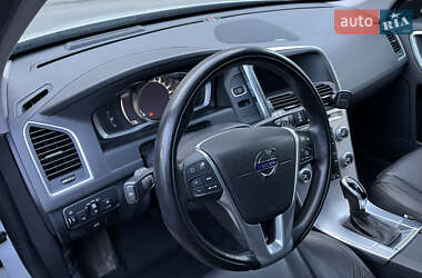 Внедорожник / Кроссовер Volvo XC60 2017 в 
