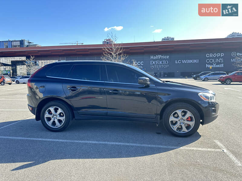 Внедорожник / Кроссовер Volvo XC60 2009 в Киеве