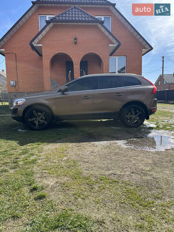 Внедорожник / Кроссовер Volvo XC60 2013 в Ровно