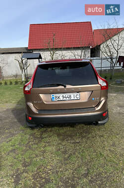 Внедорожник / Кроссовер Volvo XC60 2013 в 