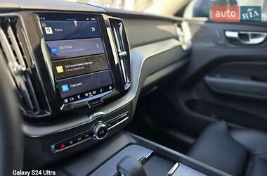 Внедорожник / Кроссовер Volvo XC60 2022 в 