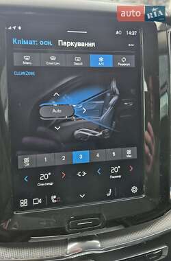 Внедорожник / Кроссовер Volvo XC60 2022 в 