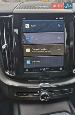 Внедорожник / Кроссовер Volvo XC60 2022 в 