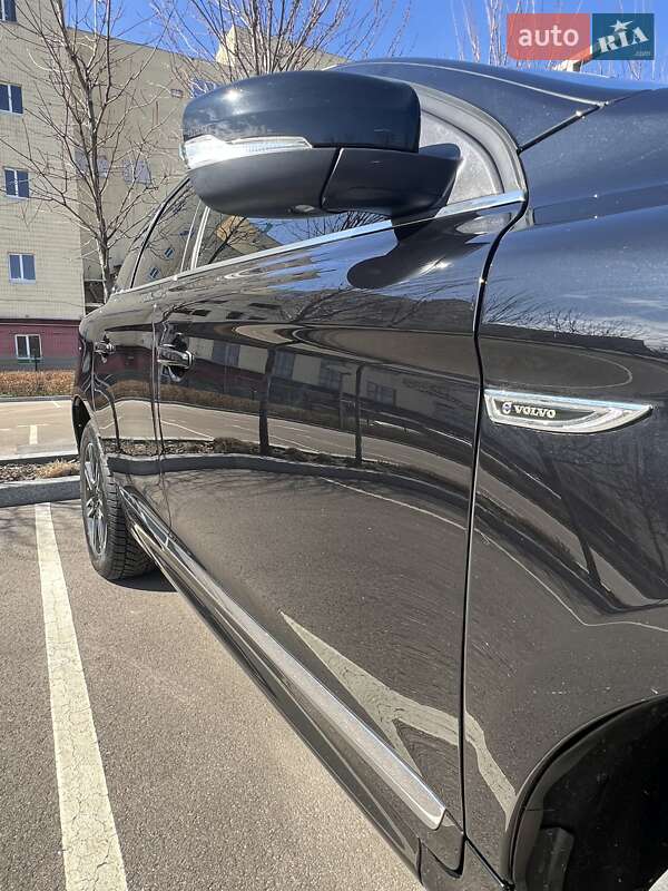 Позашляховик / Кросовер Volvo XC60 2015 в Києві