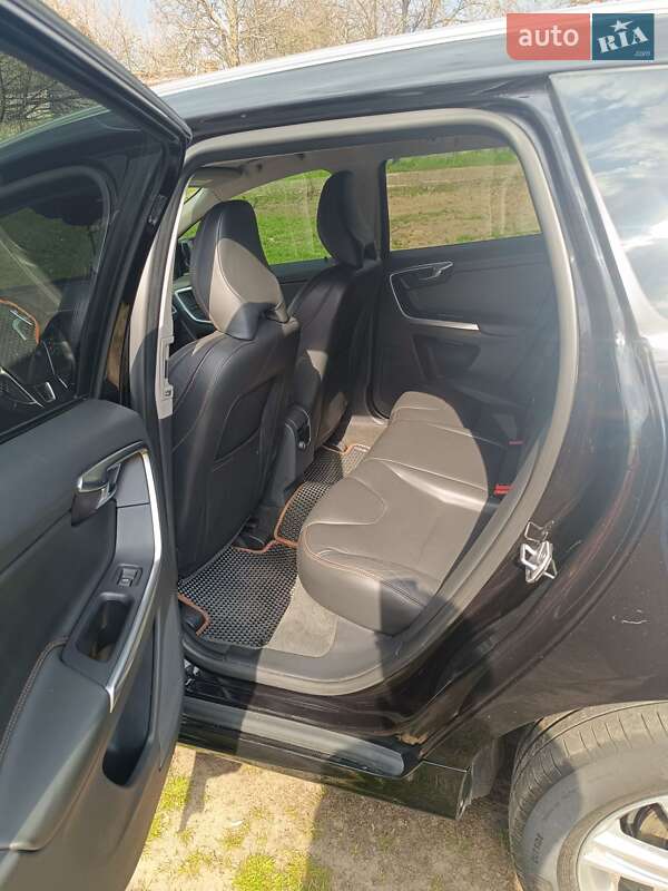 Внедорожник / Кроссовер Volvo XC60 2017 в Днепре