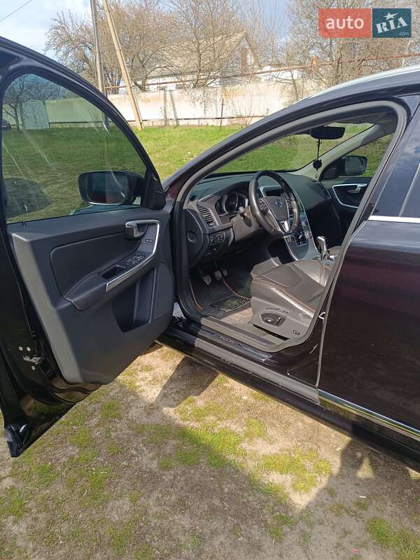 Внедорожник / Кроссовер Volvo XC60 2017 в Днепре