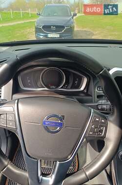 Внедорожник / Кроссовер Volvo XC60 2017 в 