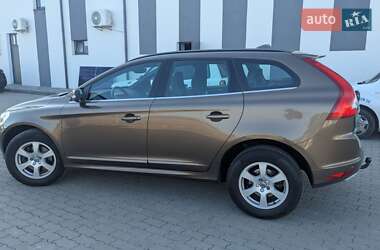 Внедорожник / Кроссовер Volvo XC60 2015 в 