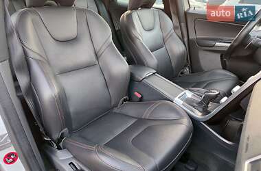 Позашляховик / Кросовер Volvo XC60 2015 в 