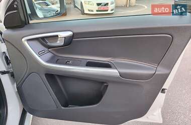 Позашляховик / Кросовер Volvo XC60 2015 в 