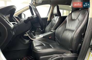 Внедорожник / Кроссовер Volvo XC60 2012 в 