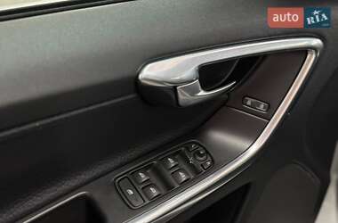 Внедорожник / Кроссовер Volvo XC60 2012 в 