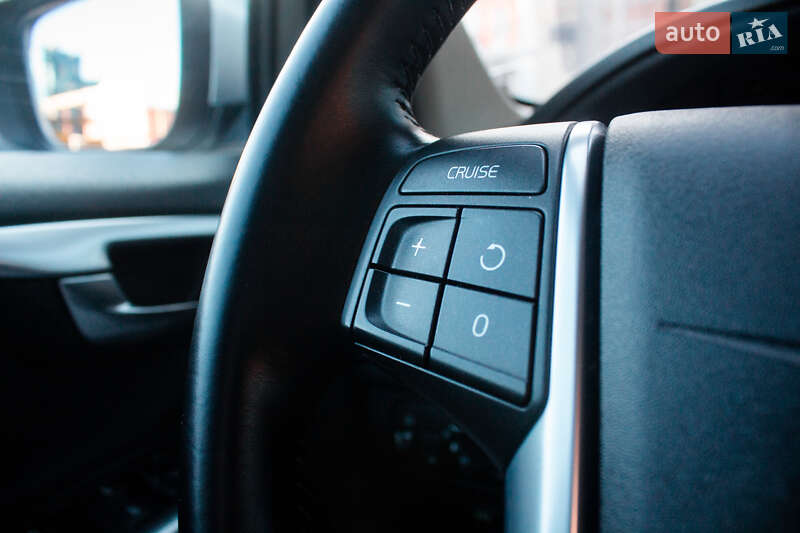 Внедорожник / Кроссовер Volvo XC60 2010 в Киеве