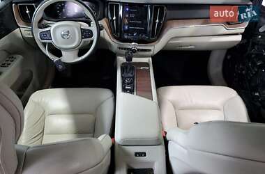 Внедорожник / Кроссовер Volvo XC60 2020 в 