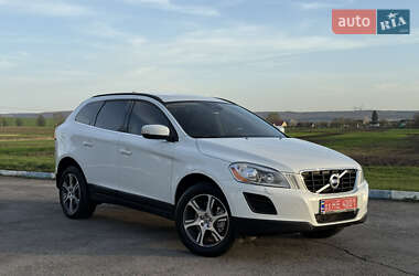 Внедорожник / Кроссовер Volvo XC60 2013 в 