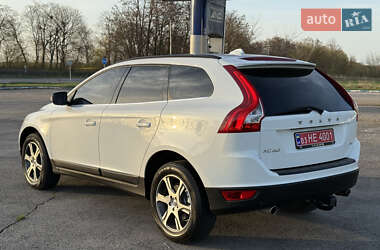 Внедорожник / Кроссовер Volvo XC60 2013 в 