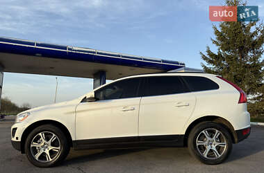 Внедорожник / Кроссовер Volvo XC60 2013 в 