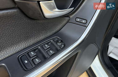Внедорожник / Кроссовер Volvo XC60 2013 в 
