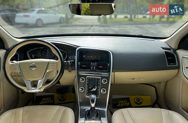 Внедорожник / Кроссовер Volvo XC60 2015 в 