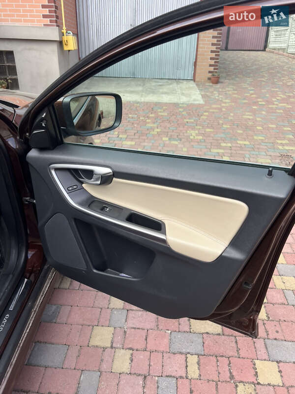 Внедорожник / Кроссовер Volvo XC60 2014 в Бучаче