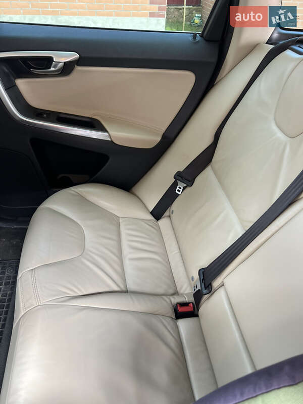 Внедорожник / Кроссовер Volvo XC60 2014 в Бучаче