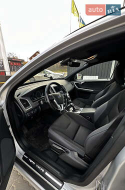 Позашляховик / Кросовер Volvo XC60 2014 в 