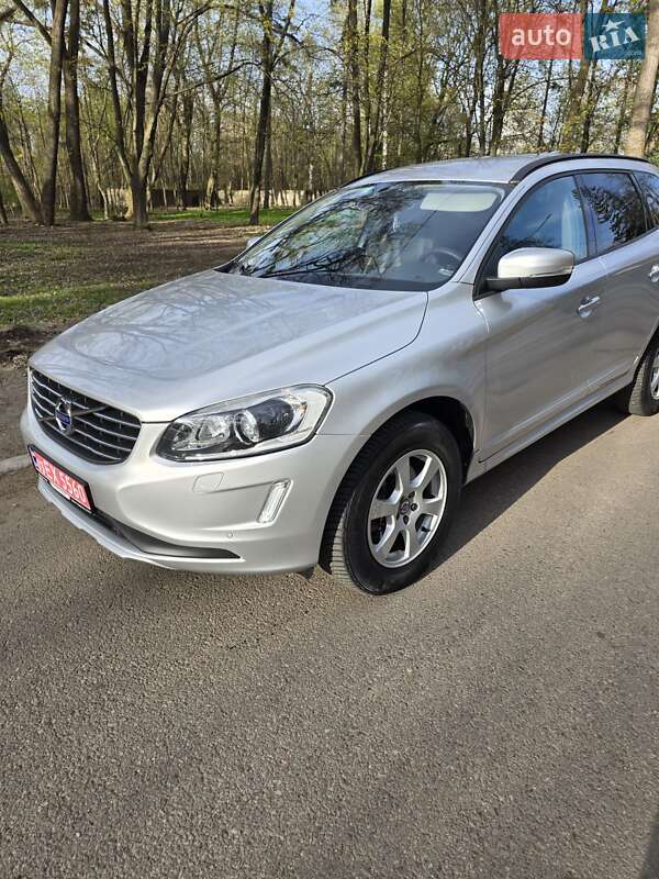 Позашляховик / Кросовер Volvo XC60 2015 в 