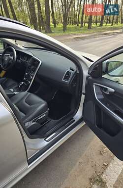 Позашляховик / Кросовер Volvo XC60 2015 в 