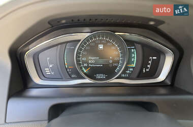 Внедорожник / Кроссовер Volvo XC60 2015 в 