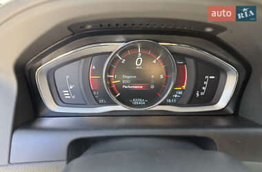 Внедорожник / Кроссовер Volvo XC60 2015 в 