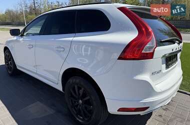 Внедорожник / Кроссовер Volvo XC60 2016 в Киеве
