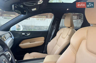 Внедорожник / Кроссовер Volvo XC60 2019 в 