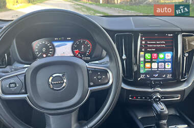 Внедорожник / Кроссовер Volvo XC60 2019 в 