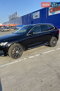 Внедорожник / Кроссовер Volvo XC60 2017 в 