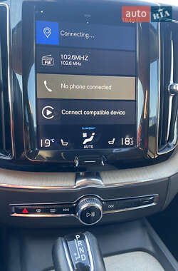 Внедорожник / Кроссовер Volvo XC60 2017 в 