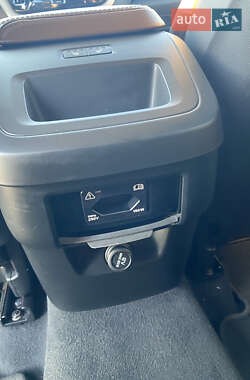Внедорожник / Кроссовер Volvo XC60 2017 в 