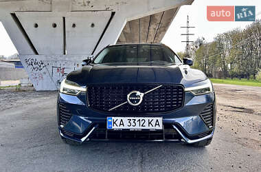 Внедорожник / Кроссовер Volvo XC60 2023 в 