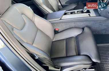 Внедорожник / Кроссовер Volvo XC60 2023 в 