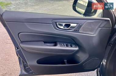 Внедорожник / Кроссовер Volvo XC60 2023 в 