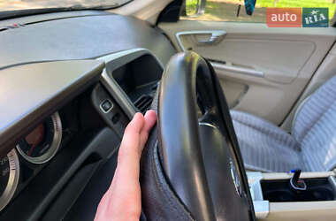 Позашляховик / Кросовер Volvo XC60 2011 в 