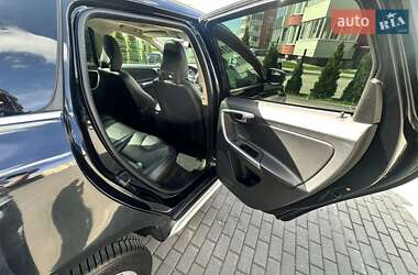 Внедорожник / Кроссовер Volvo XC60 2011 в 