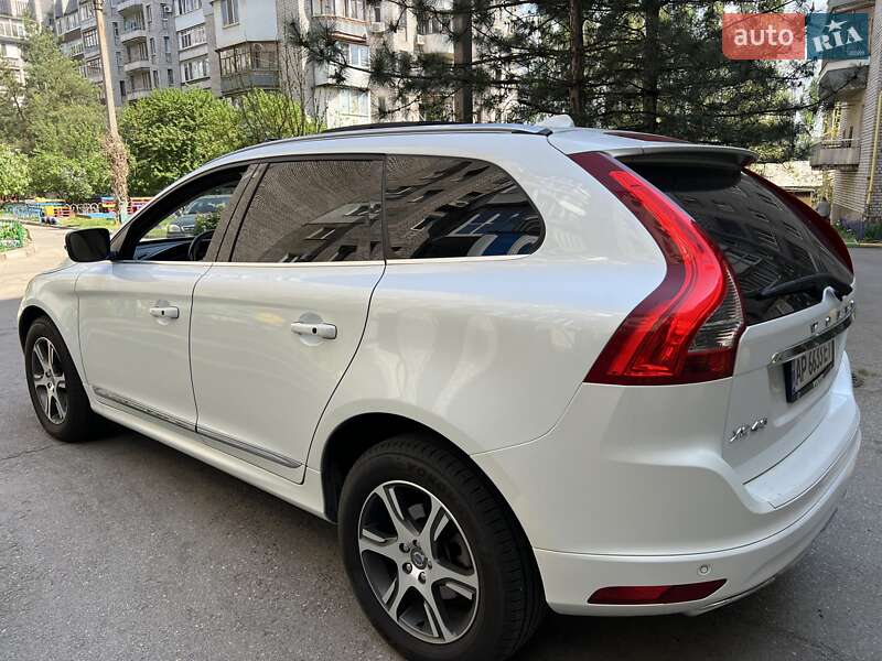 Внедорожник / Кроссовер Volvo XC60 2014 в 