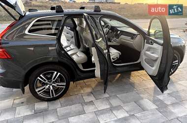 Внедорожник / Кроссовер Volvo XC60 2018 в 