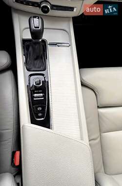 Внедорожник / Кроссовер Volvo XC60 2018 в 