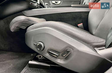 Внедорожник / Кроссовер Volvo XC60 2023 в 