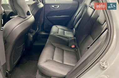 Внедорожник / Кроссовер Volvo XC60 2023 в 