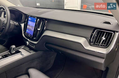 Внедорожник / Кроссовер Volvo XC60 2023 в 