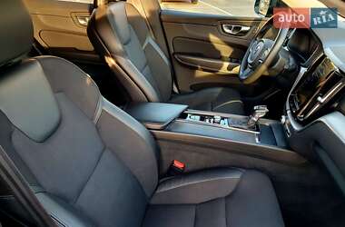 Внедорожник / Кроссовер Volvo XC60 2019 в 