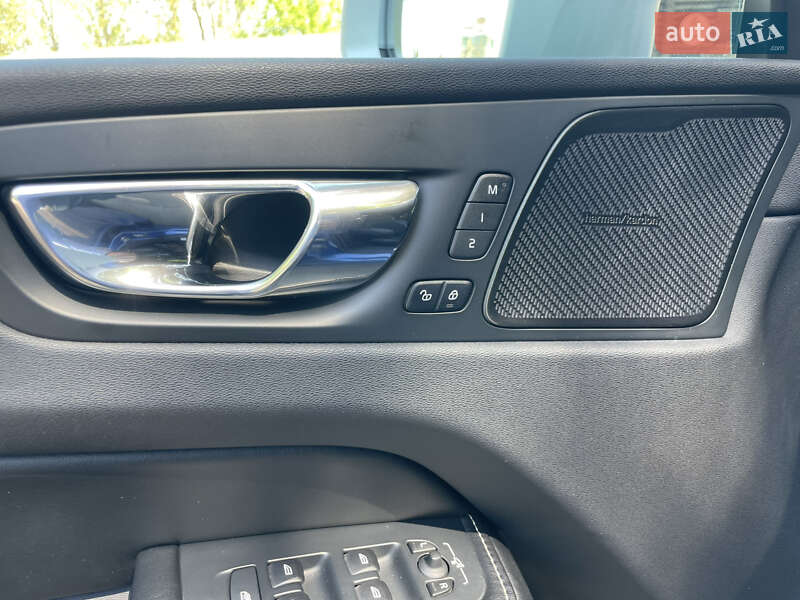 Внедорожник / Кроссовер Volvo XC60 2018 в Днепре